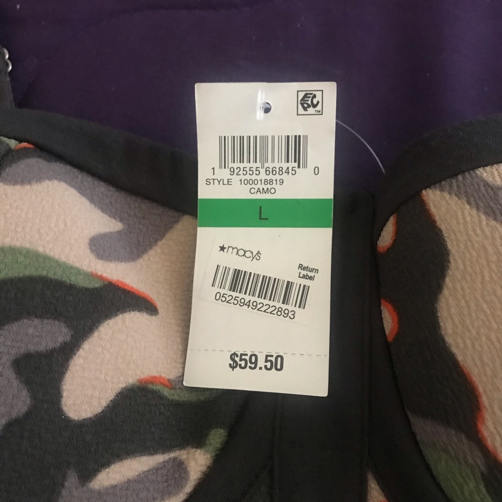 Macy - Picture 3 of 3